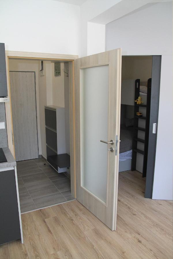 Velovino Apartman 米库洛夫 外观 照片